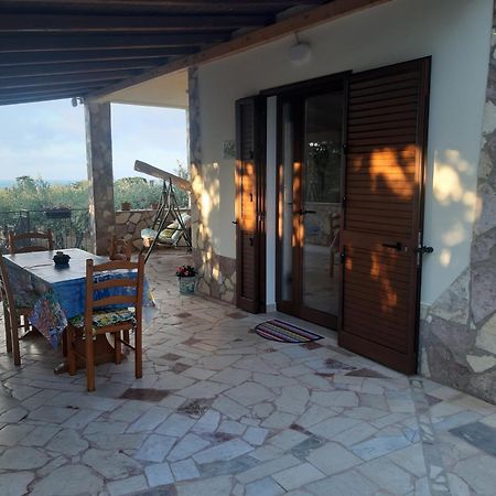 Villa L'Orizzonte Di Calabianca 카스텔라마레델골포 외부 사진