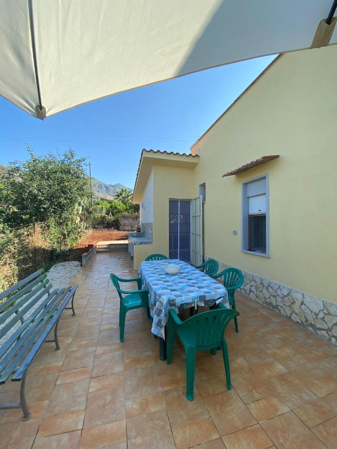 Villa L'Orizzonte Di Calabianca 카스텔라마레델골포 외부 사진